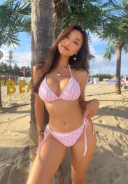 Korean miss Kayla